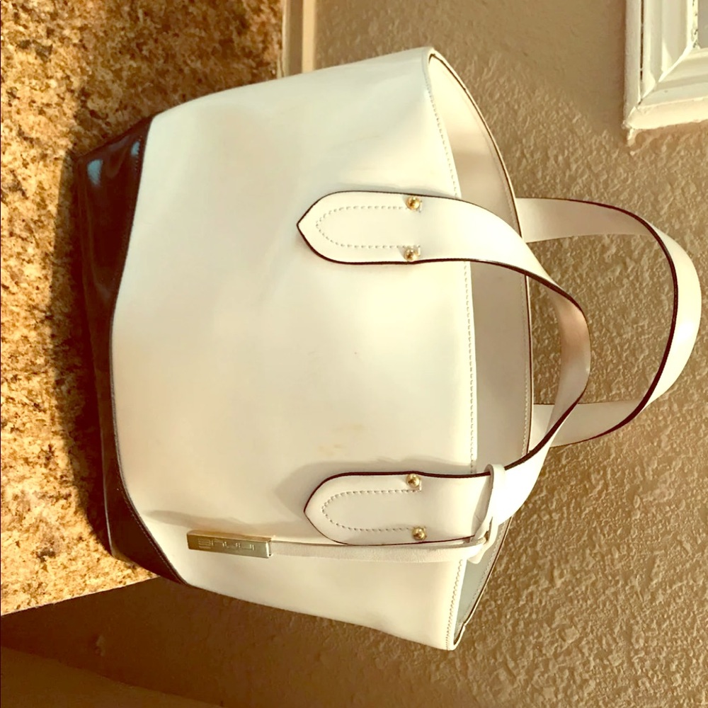 Innue Handbag